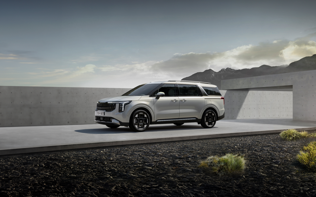 New Kia Carnival Has A Waiting Period Of Six Months